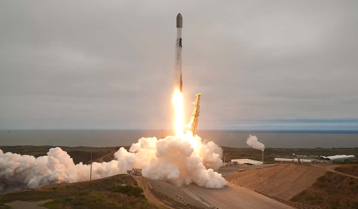 Запуск ракеты Falcon 9 Block 5 со спутниками Starlink Group 17-28 с базы Ванденберг
