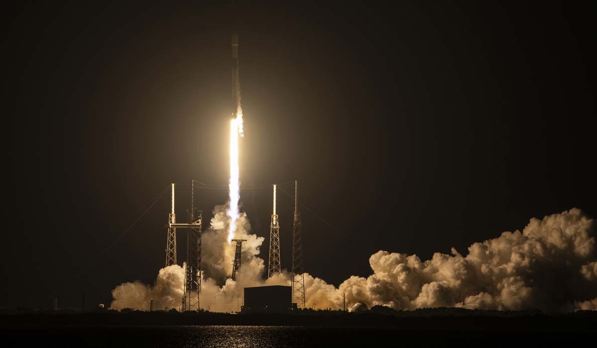 запуск ракети Falcon 9 Block 5 з космодрому на базі Ванденберг у рамках місії NROL-95