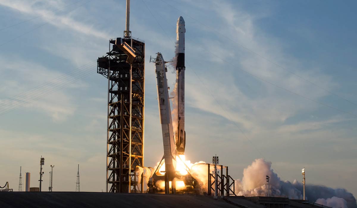 Запуск космічного корабля Dragon на ракеті Falcon 9