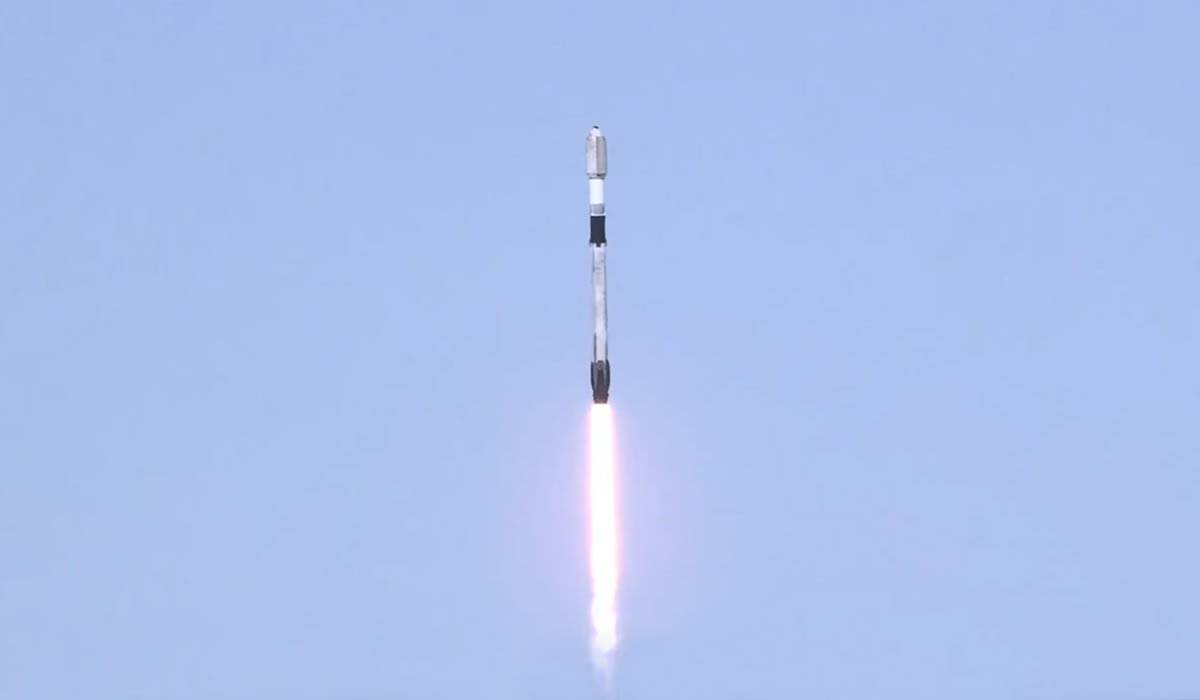 Ракета Falcon 9 Block 5 стартує з космодрому на базі Ванденберг у рамках місії Transporter 18