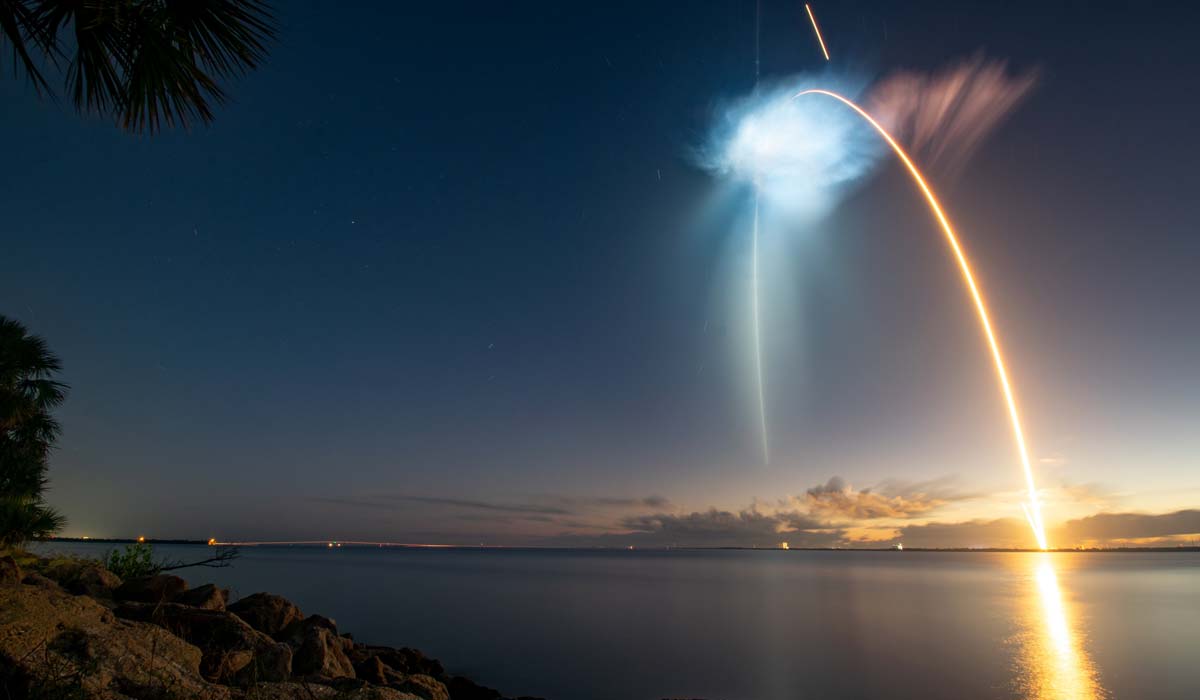 Запуск ракети SpaceX Falcon 9 із кораблем Dragon у рамках місії SpaceX-35