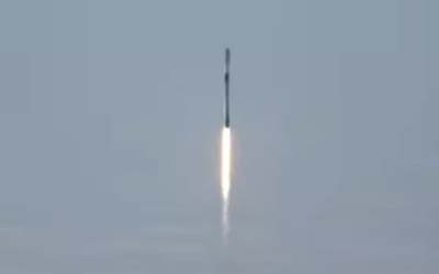 SpaceX запускає 52 супутники Starlink, приземляє ракету на кораблі в Тихому океані