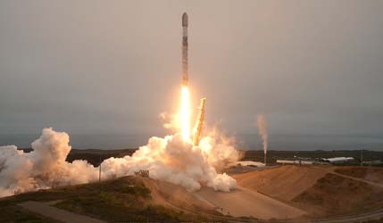 Запуск ракети Falcon 9 Block 5 із супутниками Starlink Group 17-54 з космодрому Ванденберг