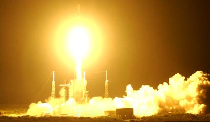 Ракета «Фалкон-9» стартує з космодрому SLC-40 у Флориді з супутниками BlueBird 8–10