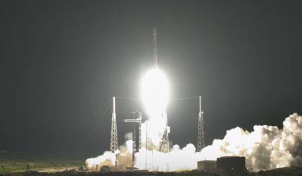 Запуск ракети Falcon 9 Block 5 із супутниками BlueBird 11–13 з космодрому на мисі Канаверал