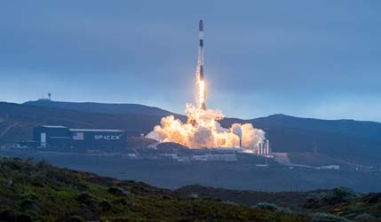 Запуск ракети Falcon 9 Block 5 з бази Ванденберг у рамках місії USSF-366
