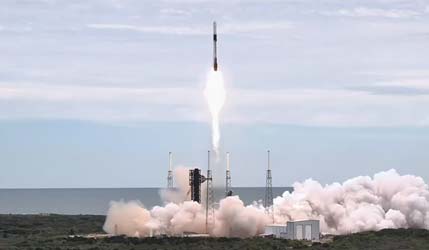 Запуск ракеты SpaceX Falcon 9 Block 5 с кораблем Dragon миссии Crew-13