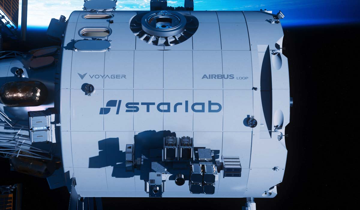 Макет орбитальной станции Starlab с прикрепленными снаружи научными приборами