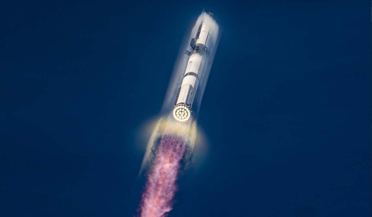 Взлет ракеты Super Heavy 16 / Starship 37 (десятый полет)