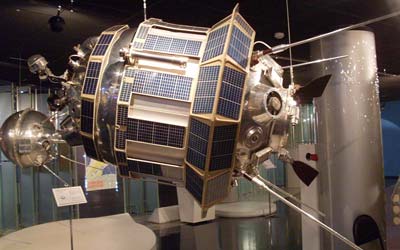 Автоматична міжпланетна станція «Луна-3», яка вперше сфотографувала невидиму із Землі сторону Місяця