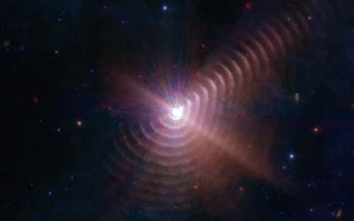 WR 140 в оточенні дивних концентричних оболонок пилу