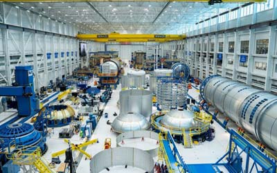 Фото с завода Blue Origin, где собирается ракета New Glenn